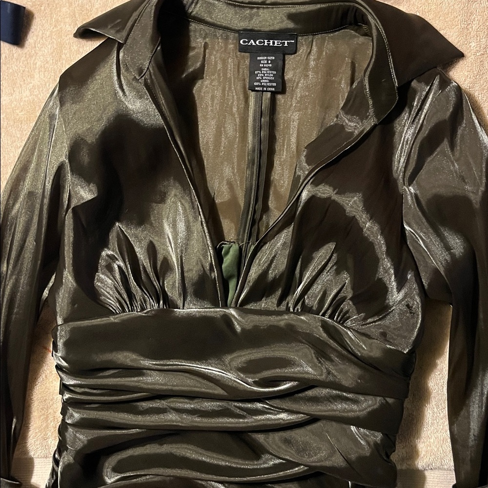 Cachet Shimmering Olive Satin. Ruched frt, zip back, cuffed sleeves. N w/o tags.